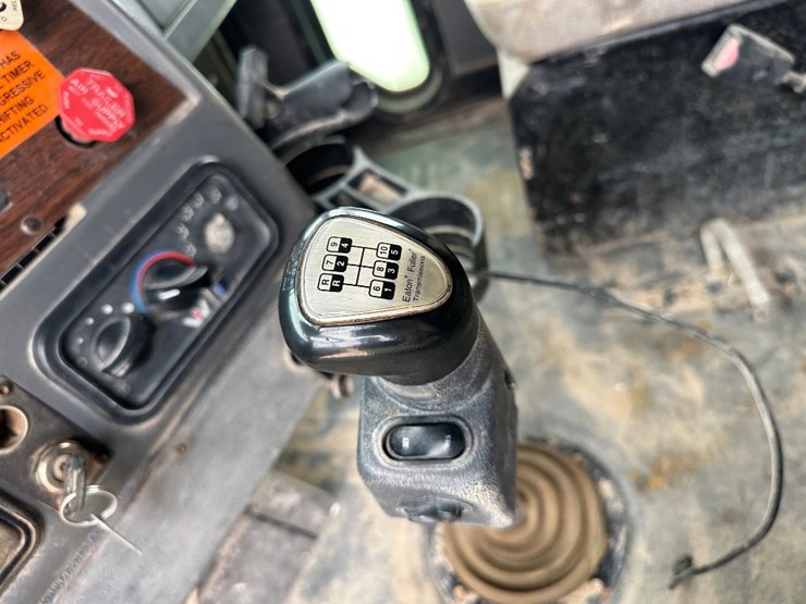 2011-western-star-4900-image-10