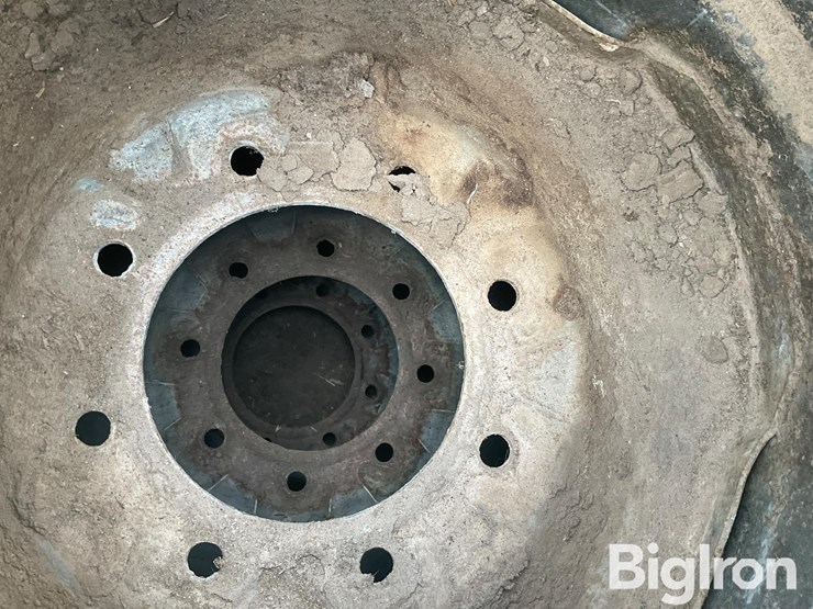 11-24.5-tires-image-11