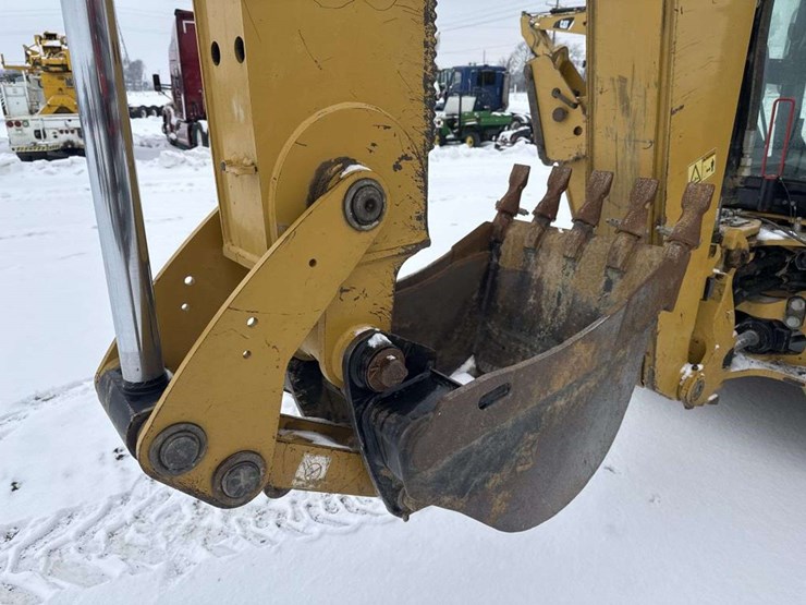 caterpillar-420f-image-18