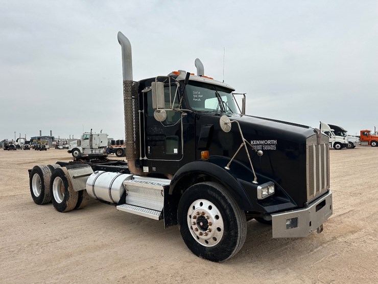 2009-kenworth-t800-image-3