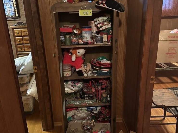 misc.-christmas-decor-&-candles-image-1