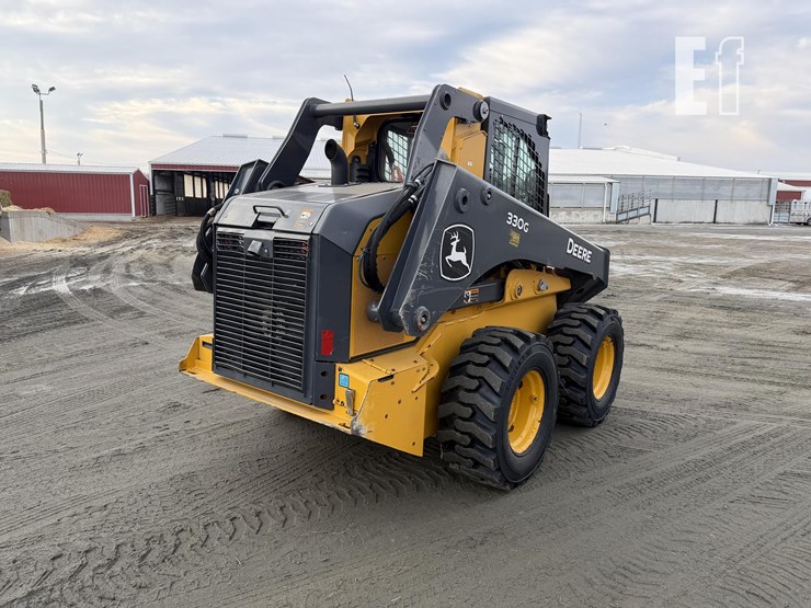 2024-deere-330g-image-8