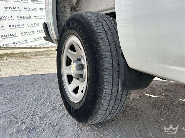 2016-chevrolet-silverado-1500-image-28