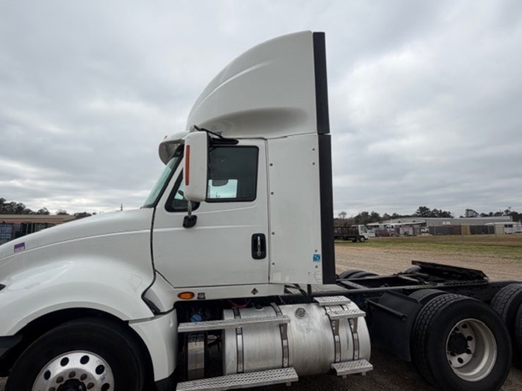 2016-international-prostar-image-21