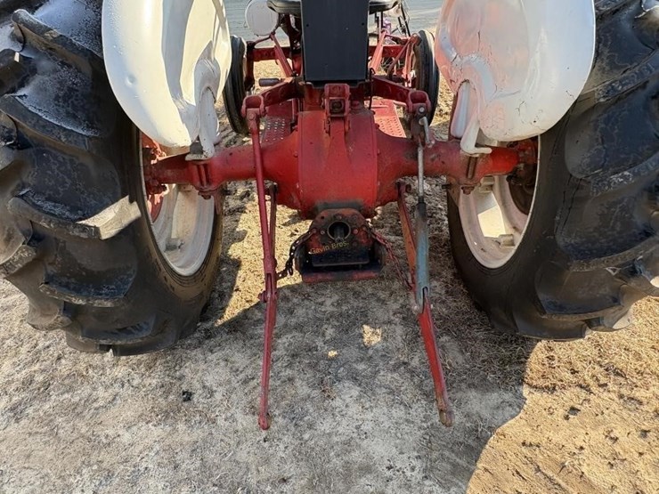 1950-ford-600-image-4