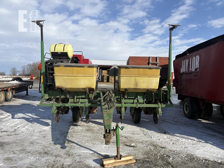 john-deere-7200-image-2