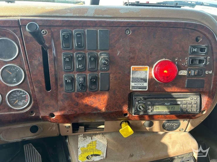 2006-mack-cv713-granite-tri-axle-dump-truck-image-26