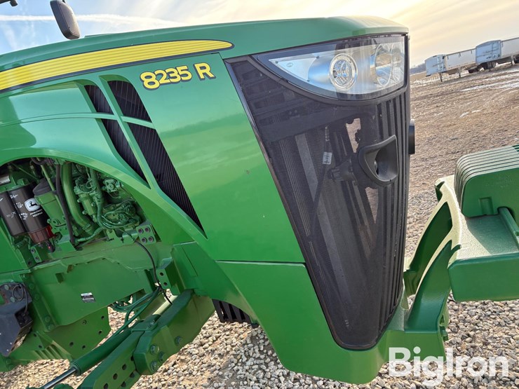 2012-john-deere-8235r-image-12
