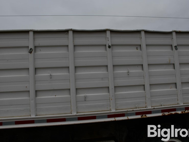 1981-international-1724-s/a-grain-truck-image-18