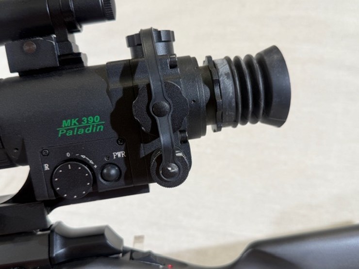 #215-•-browning-a-bolt-rifle-image-15