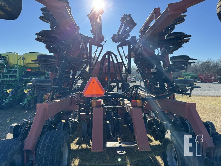 case-ih-2400-image-17