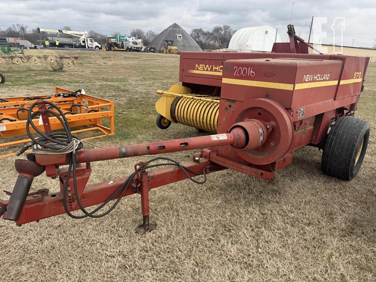 new-holland-570-image-12