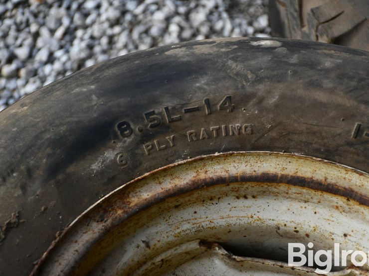 pallet-of-tires-image-11