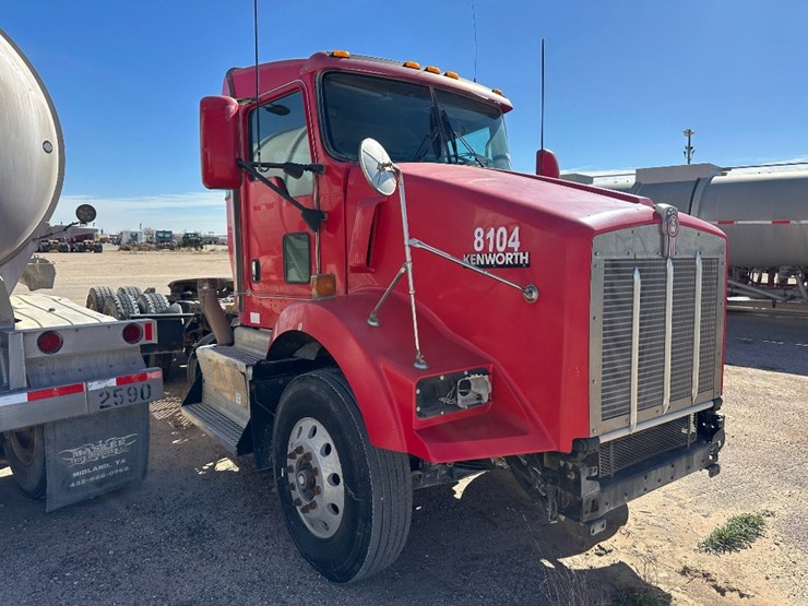 2012-kenworth-t800-image-3