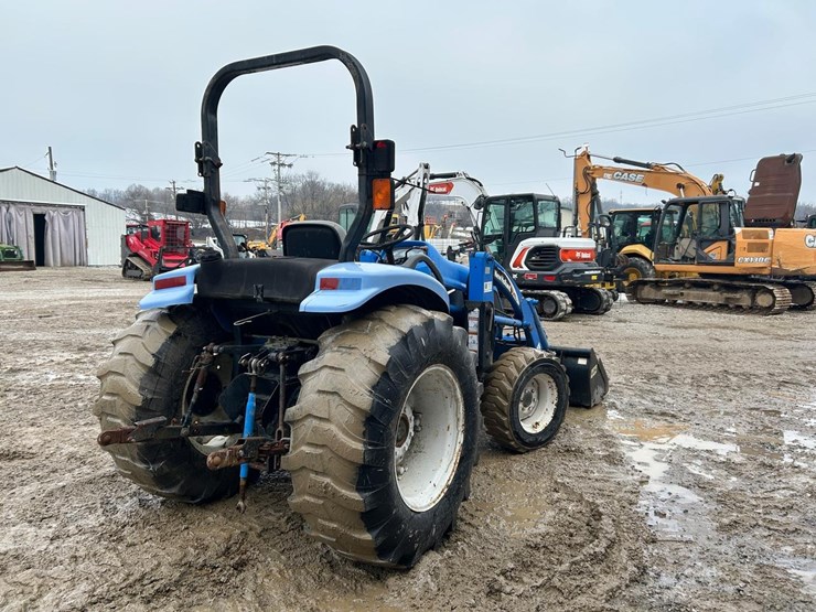 new-holland-tc35-image-4