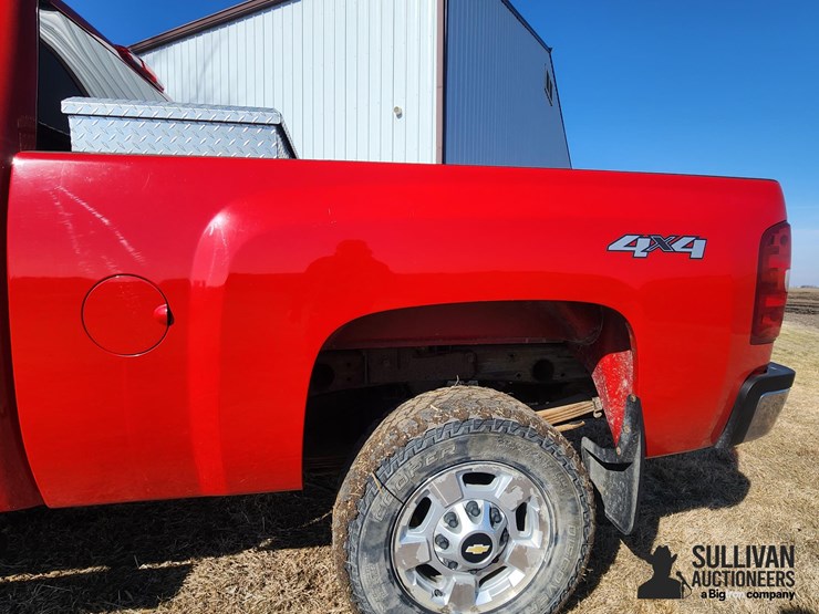 2011-chevrolet-silverado-2500-image-11