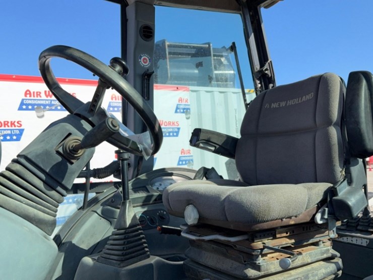 new-holland-b95b-image-24