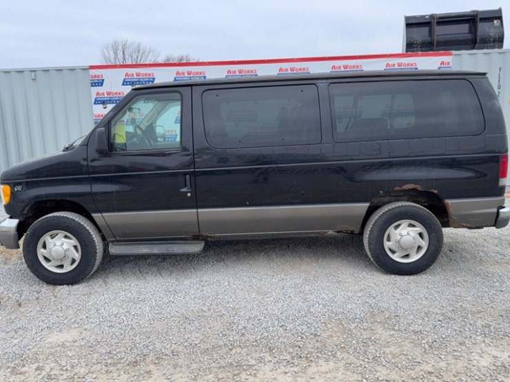 2003-ford-e350-image-1