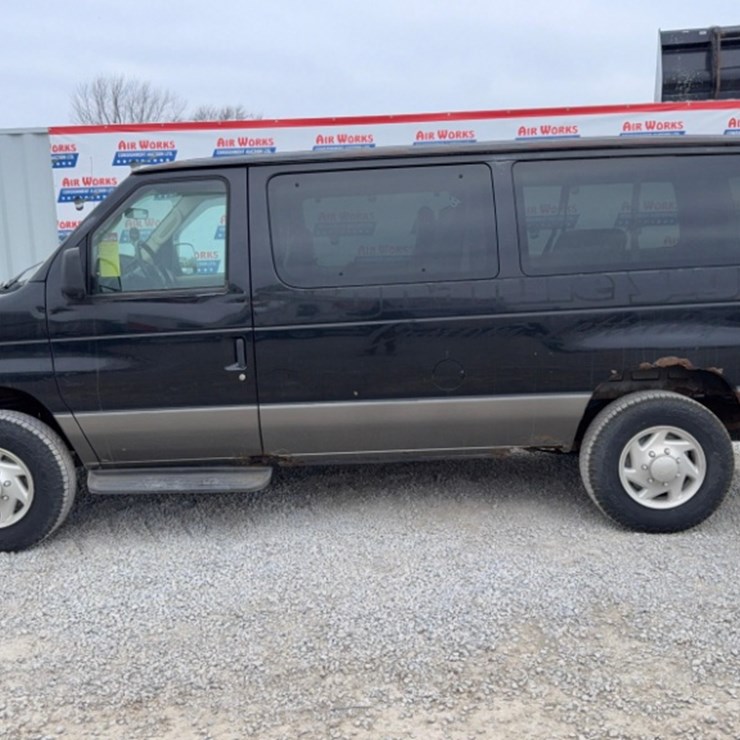 2003 FORD E350