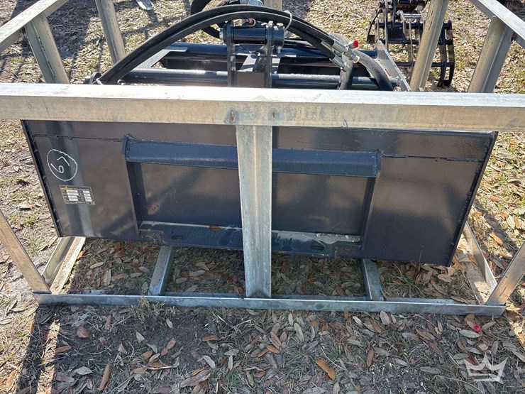 2025-landhonor-mgb-72-44w-rotating-grapple-skid-steer-attachment-image-7