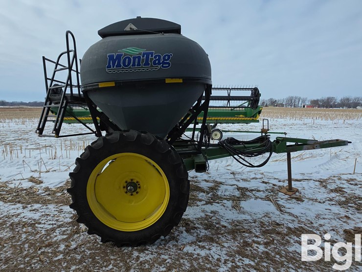 montag-dry-fertlizer-cart-image-4