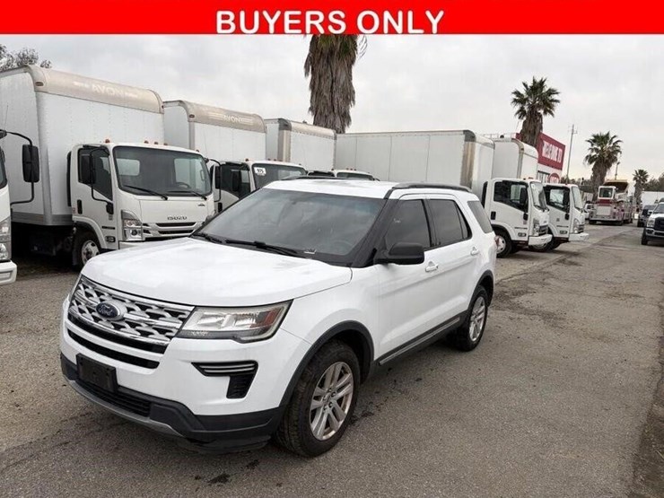 2019-ford-explorer-xlt-image-1