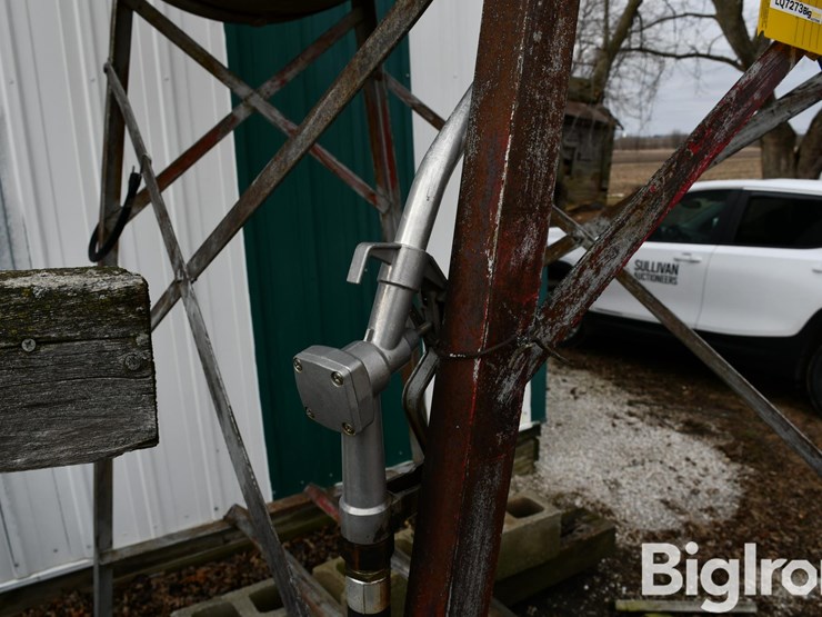 250-gallon-fuel-tank-on-stand-image-10