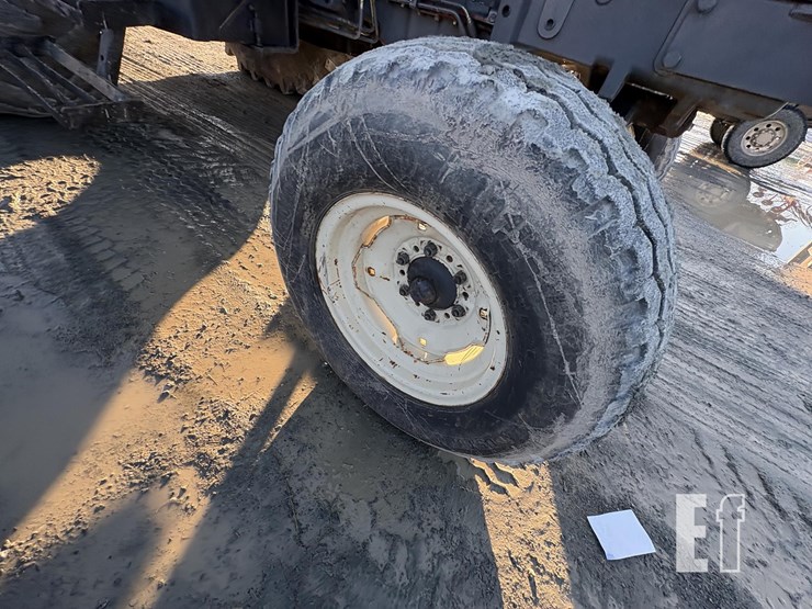 new-holland-ts110-image-4