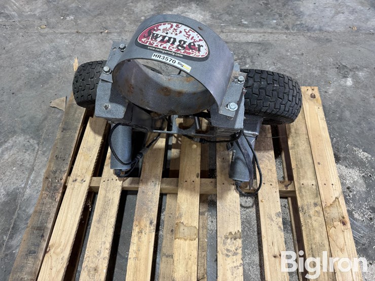 swinger-gen-ii-remote-controlled-swing-hopper-mover-auger-hopper-assist-image-6