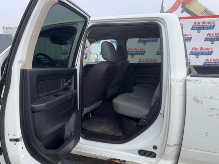 2015-dodge-2500-image-10