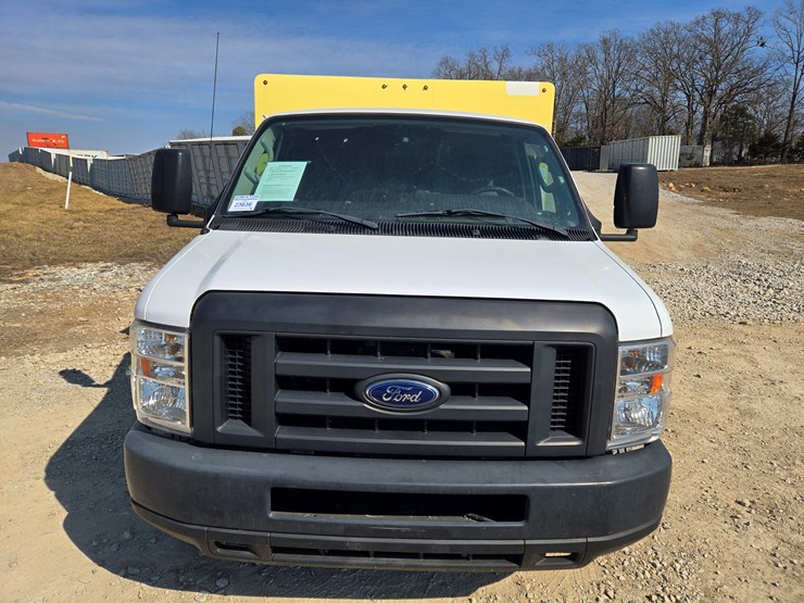 2019-ford-e450-image-16