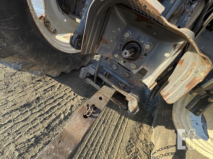 new-holland-ts110-image-10