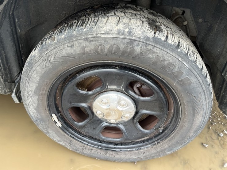 2015-ford-explorer-image-17