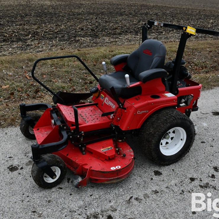 2015 Shivvers Country Clipper 25560KAJ-1040 Riding Lawn Mower