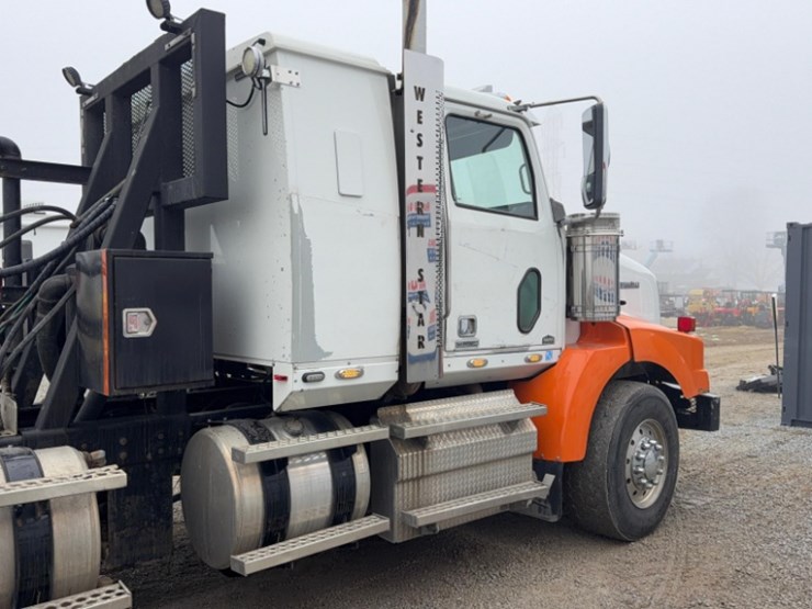 2015-western-star-4900sb-image-10