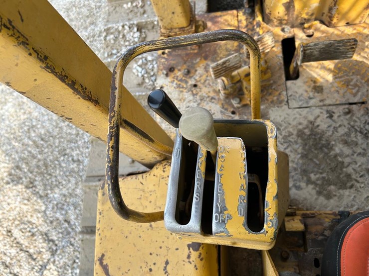 caterpillar-d6c-image-23