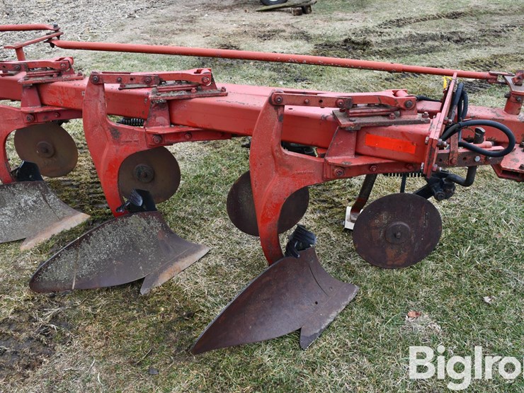 international-720-image-17