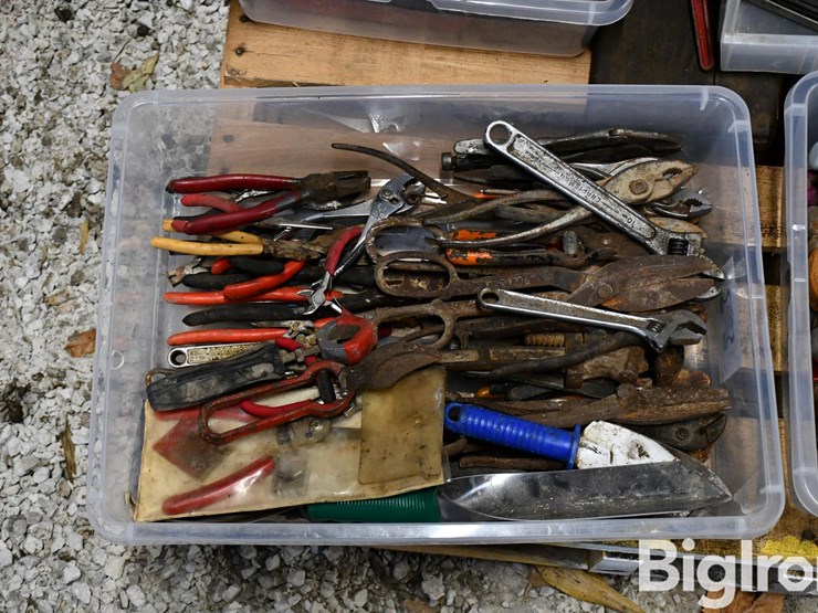 pallet-of-farm-support-image-9