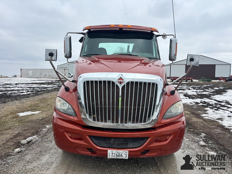 2014-international-prostar-image-2