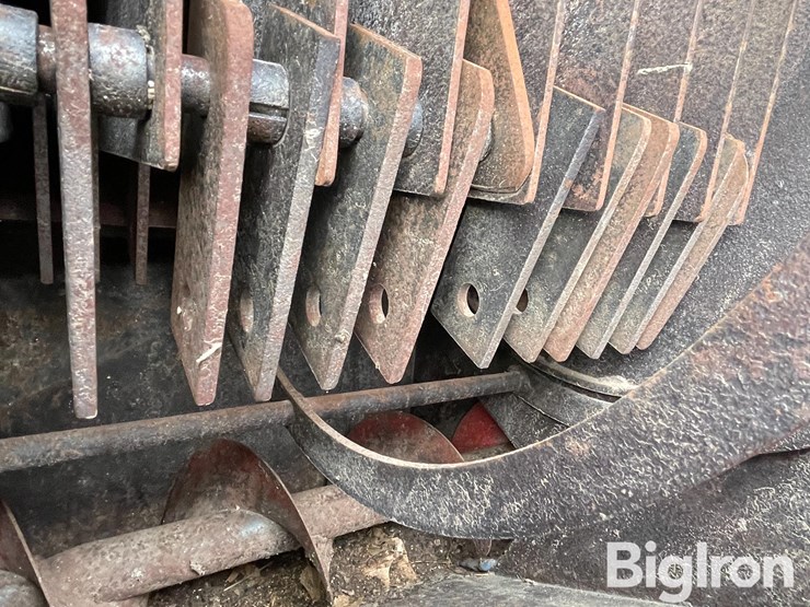 new-holland-352-image-17