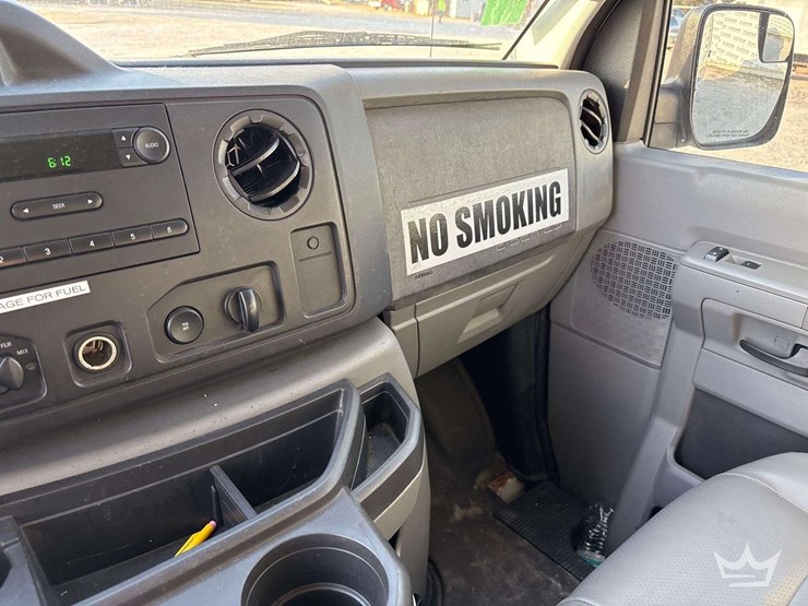 2011-ford-e350-image-24