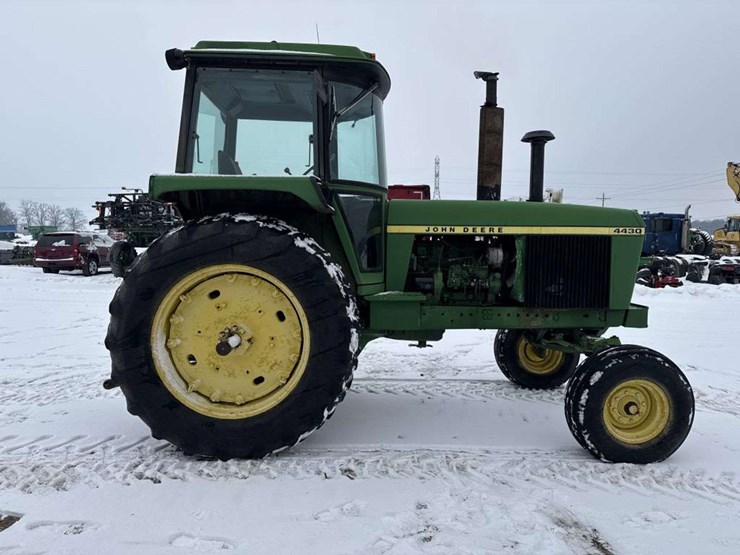 john-deere-4430-image-6
