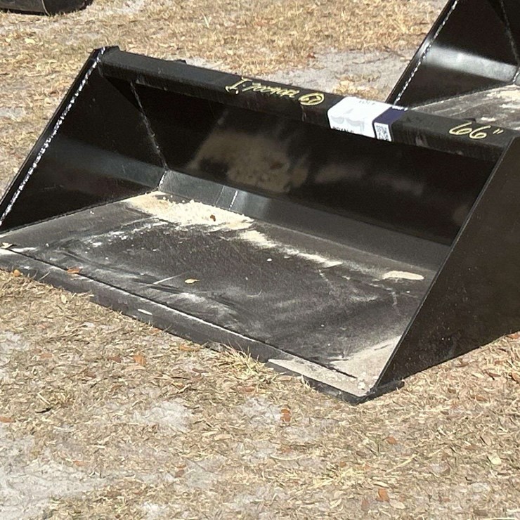 2025 Swict 66in Bucket Skid Steer Attachment