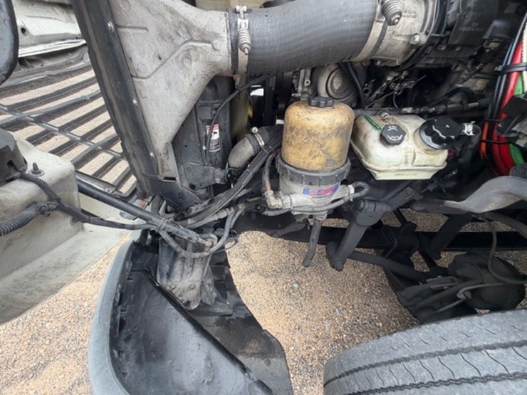 #226-•-2018-freightliner-cascadia-image-54