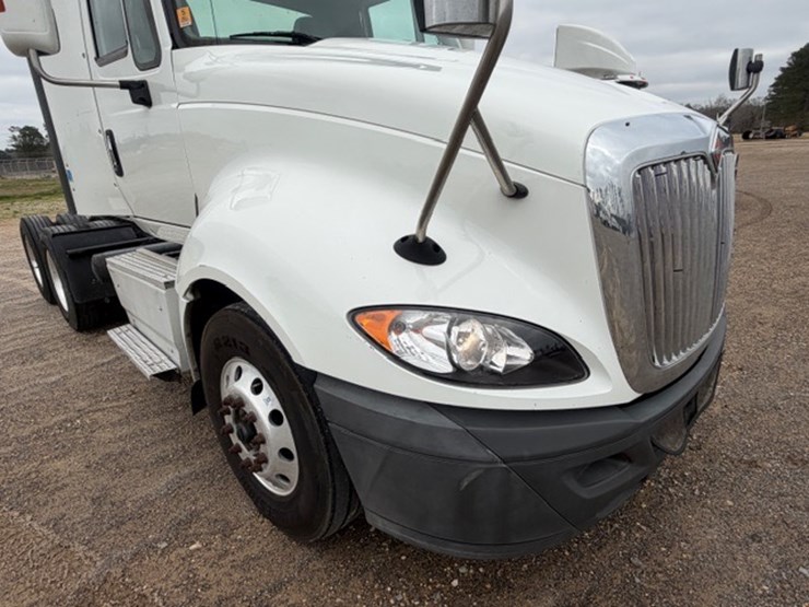 2016-international-prostar-image-25