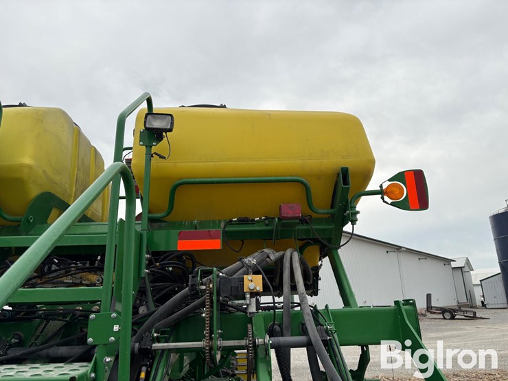 2015-john-deere-1795-image-18