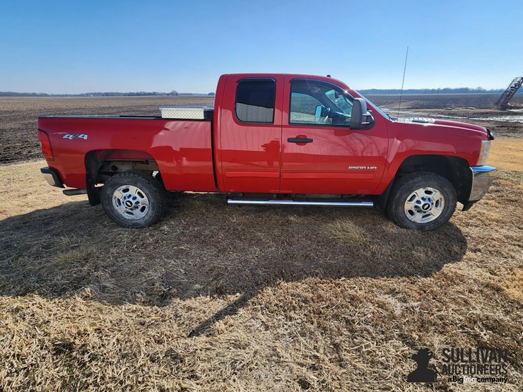 2011-chevrolet-silverado-2500-image-4