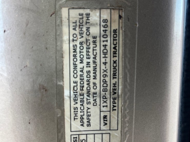 2017-peterbilt-579-image-18