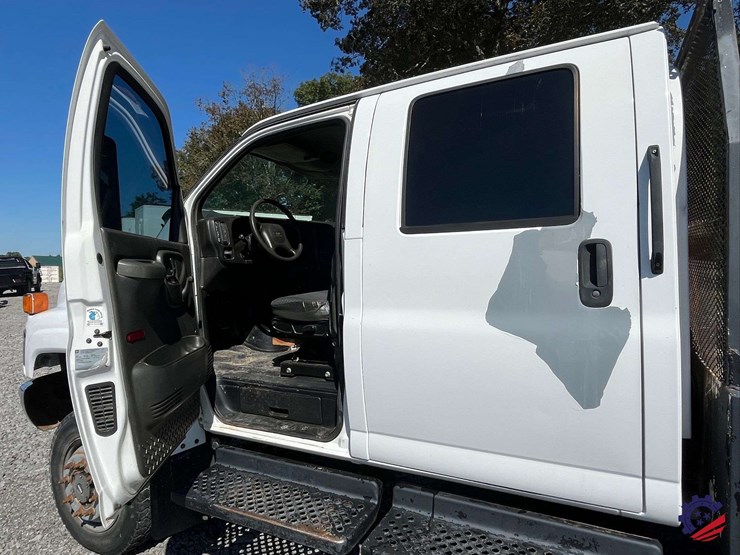 2007-gmc-c5500-flatbed-truck-image-67