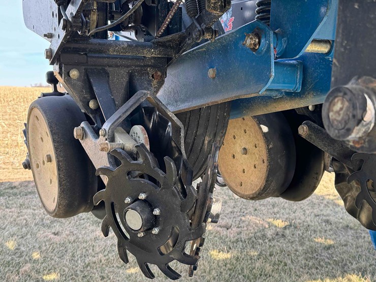 2012-kinze-3600-image-9